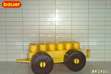 Колесная база 2х6 с коричневыми колесами и длинными штырьками желтая